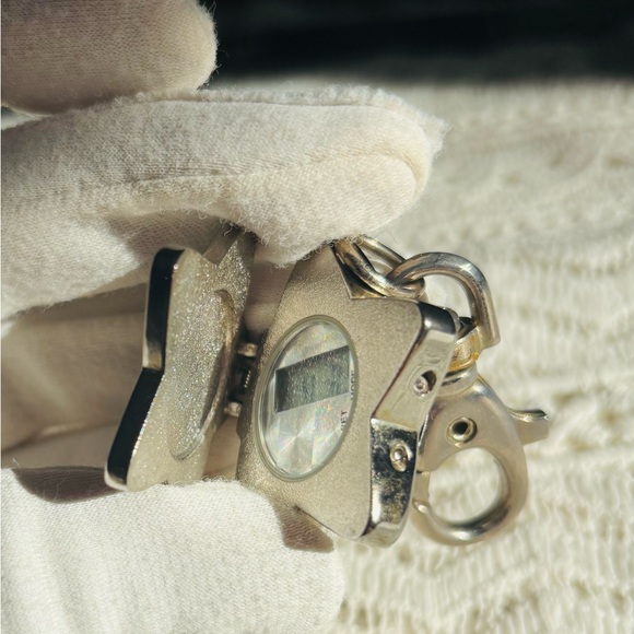 Locket Watch Keychain - Picture 4 of 7